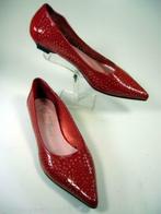 chaussures en cuir verni disponibles en rouge ou blanc, ANDERE, Sabots, Autres couleurs, Envoi