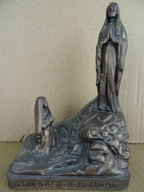 Statue antique de la Vierge Marie avec Bernadette de Lourdes, Antiquités & Art, Antiquités | Objets religieux, Enlèvement ou Envoi
