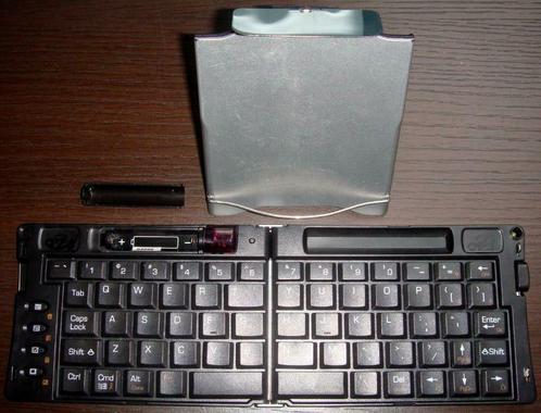 Clavier portable IR Belkin F8U1500-t pour PDA, Computers en Software, Toetsenborden, Zo goed als nieuw, Qwerty, Draadloos, Ergonomisch