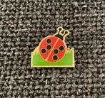 PIN - LIEVEHEERSBEESTJE - COCCINELLE - LADYBUG, Verzenden, Gebruikt, Dier of Natuur, Speldje of Pin