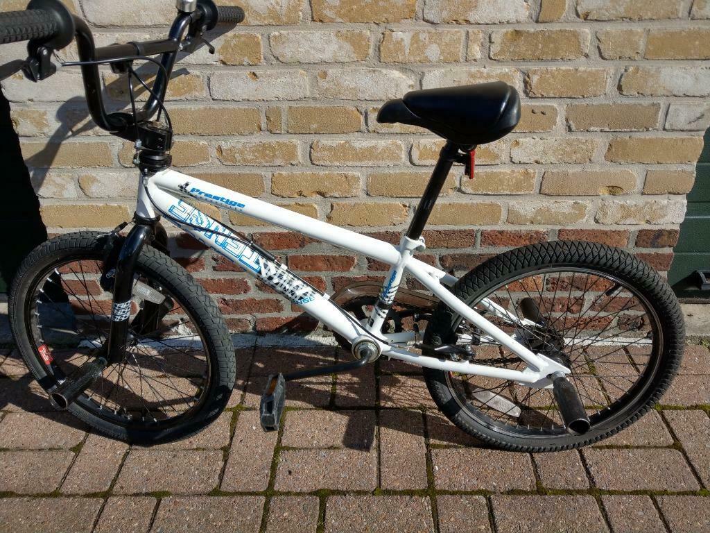 ② BMX freestyle met pegs — Fietsen | Crossfietsen en BMX — 2dehands