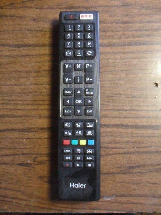 Télécommande Pour TV Haier - Occasion - Fonctionnelle Avec Traces D'usure