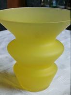 Vintage gele vaas, Huis en Inrichting, Gebruikt, Geel, Ophalen of Verzenden, Glas
