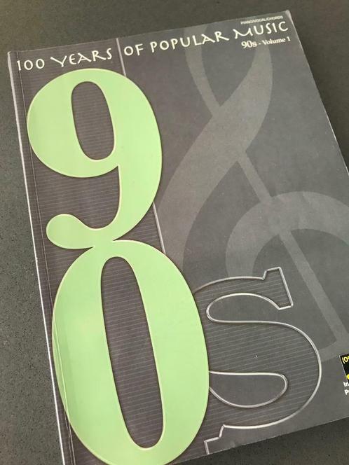 PARTITUUR - 100 Years Of Popular Music - 90s - Volume 1, Livres, Musique, Comme neuf, Autres sujets/thèmes, Enlèvement ou Envoi