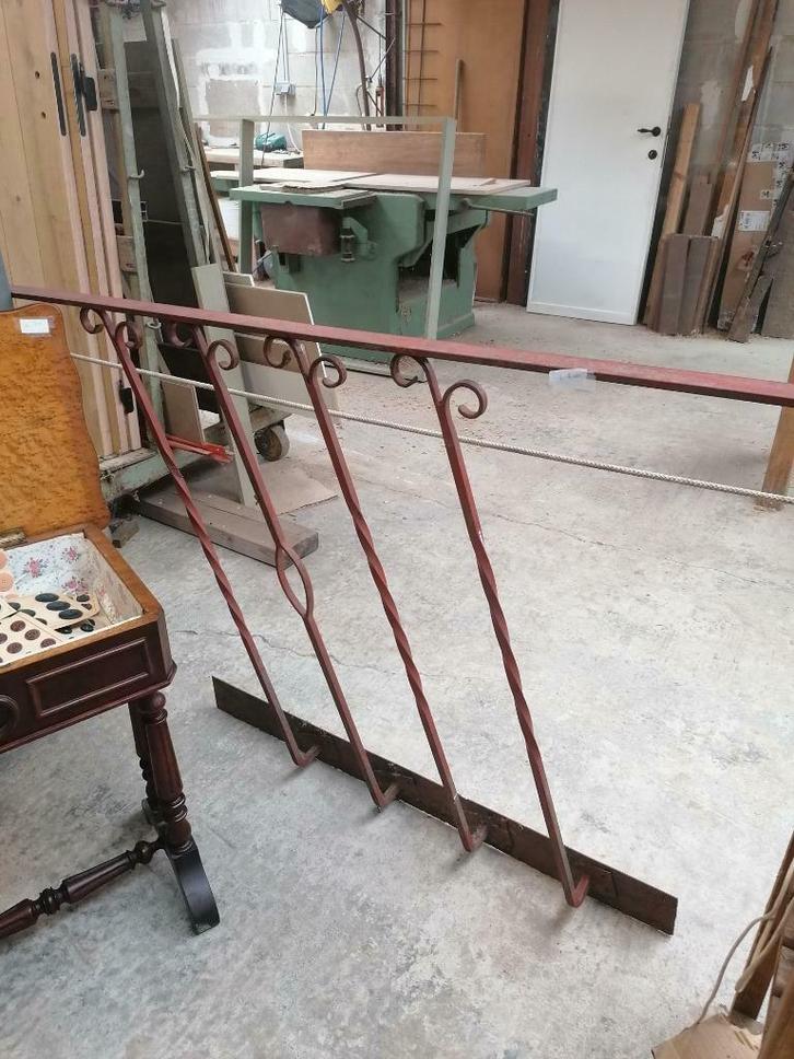 Une rampe d'escaliers en forgé ancienne, Antiquités & Art, Curiosités & Brocante, Enlèvement