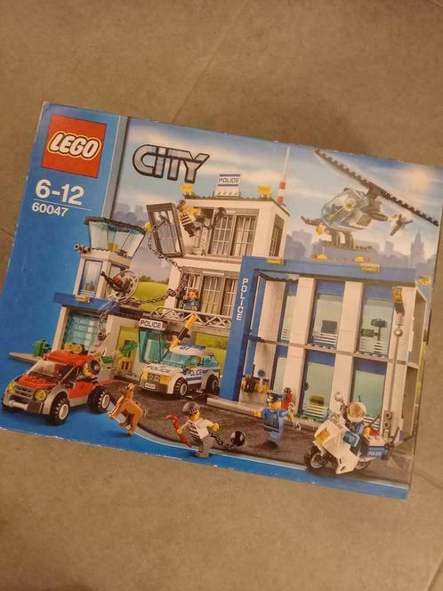Lego city Politiebureau nr 60047, Kinderen en Baby's, Speelgoed | Duplo en Lego, Zo goed als nieuw, Lego, Complete set, Ophalen