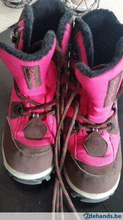 Snowboots van Quechua maat 30, Kinderen en Baby's, Kinderkleding | Schoenen en Sokken, Gebruikt, Laarzen, Meisje, Verzenden