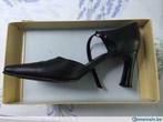 Chaussure à talon noir, Gedragen, Zwart, Pumps, Ophalen