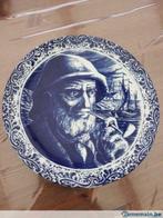 Assiette de décoration Boch La Louvière