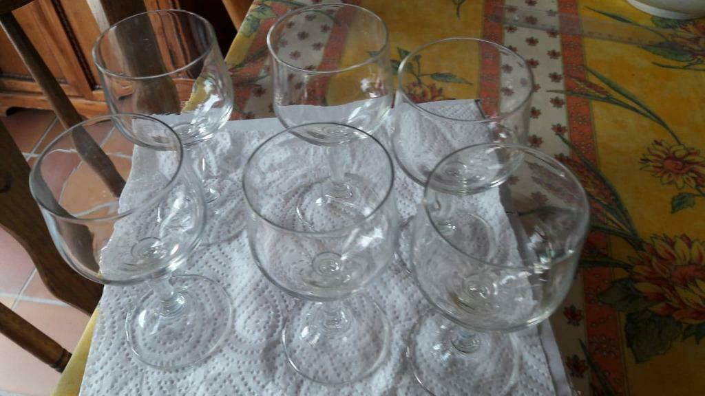 Verres à vin, Enlèvement ou Envoi, Comme neuf
