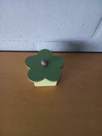 Petite boîte en bois couvercle en forme de fleur, Enlèvement, Utilisé