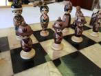 Prachtige houten Aziatische schaakstukken