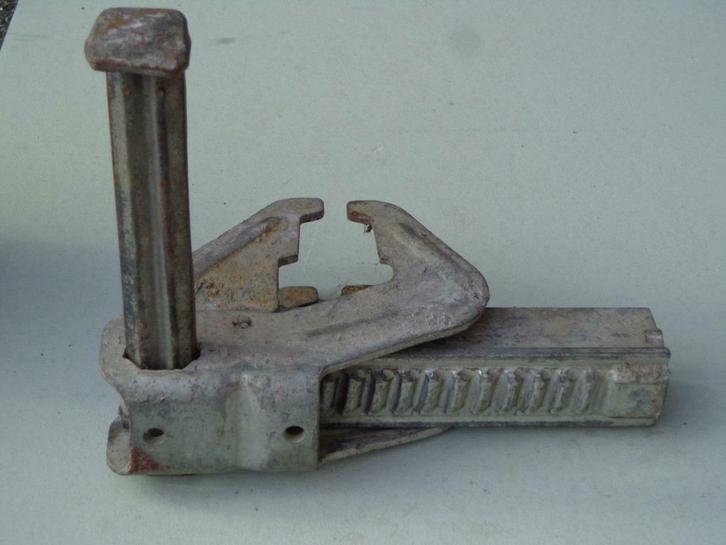 Bekistingsklemmen merk : PERI  en  COMETAL //DOKA, Doe-het-zelf en Bouw, Gereedschap | Overige machines, Gebruikt, Ophalen