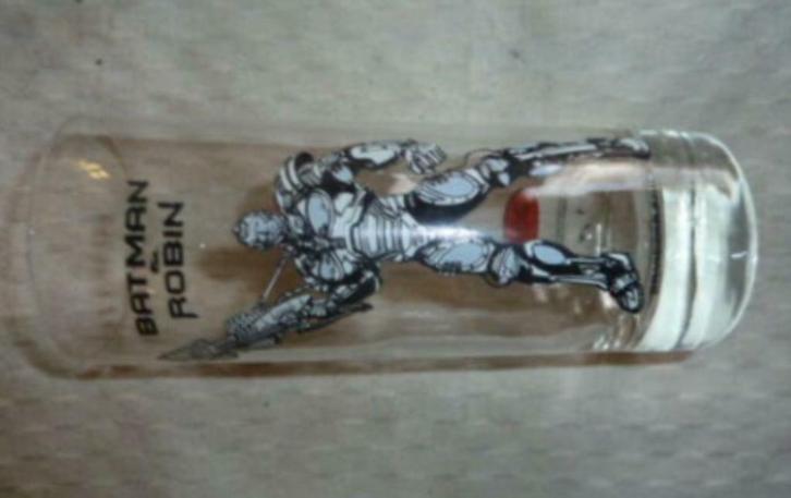 #A limonade glas QUICK - BATMAN & ROBIN ' Dr. Victor Fries ', Verzamelen, Glas en Drinkglazen, Nieuw, Frisdrankglas, Ophalen of Verzenden