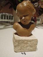 beeld G. Carli 9 - beeldhouwer kinderkopje op graniet sokkel, Enlèvement ou Envoi