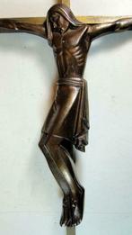 Croix moderne en cuivre avec corpus Christi en bronze., Antiquités & Art, Enlèvement ou Envoi