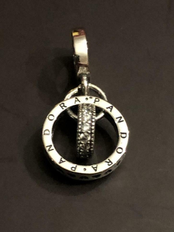 Pandora in elkaar grijpende cirkels Nieuw, Handtassen en Accessoires, Bedels, Nieuw, Pandora