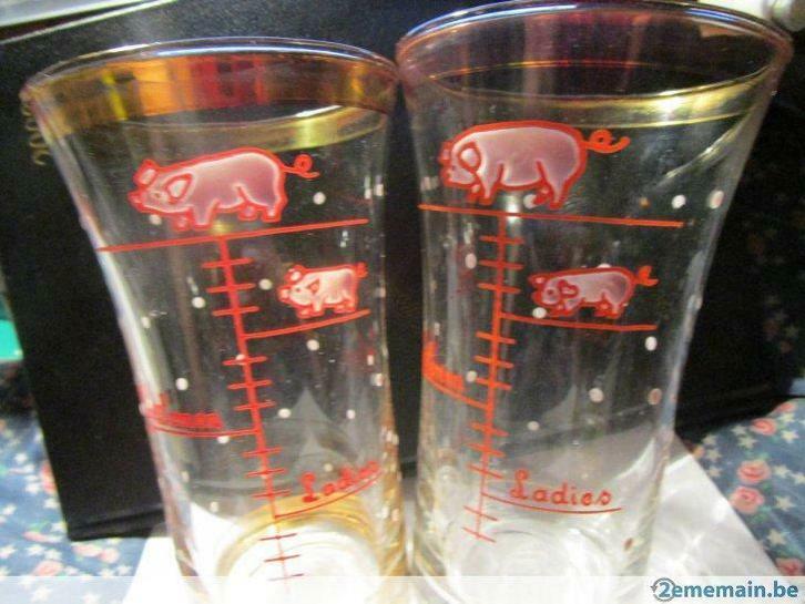 2 verres "cochon", Collections, Collections Autre, Enlèvement