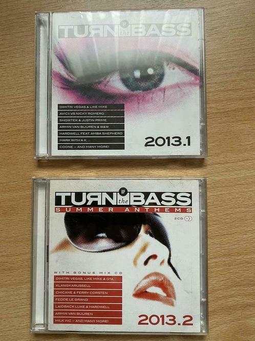 Turn up the bass 2013 1/2, CD & DVD, CD | Dance & House, Comme neuf, Dance populaire, Enlèvement ou Envoi
