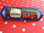 Voiture .TINTIN. La Triumph de l'Ile Noire avec sa Caravane., Hobby en Vrije tijd, Modelauto's | 1:43, Ophalen of Verzenden, Nieuw