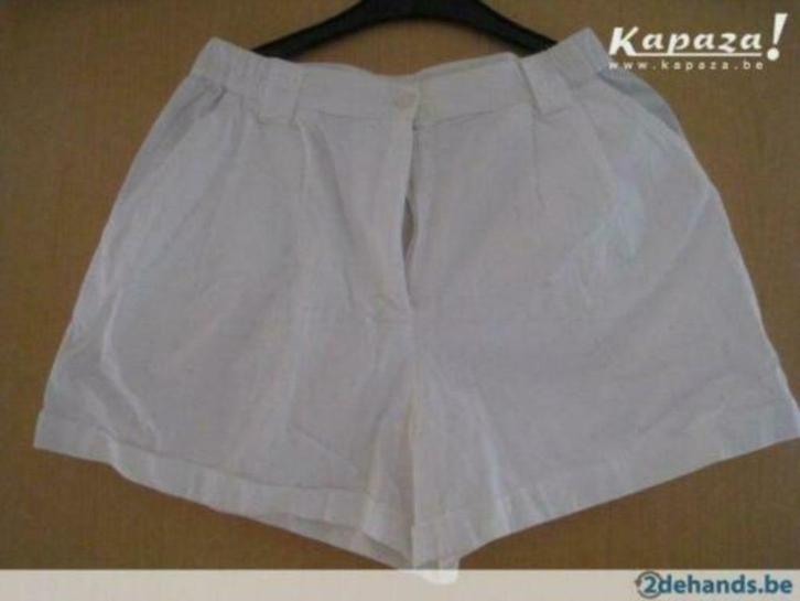 Witte short dames, Kleding | Dames, Broeken en Pantalons, Zo goed als nieuw, Wit, Kort, Ophalen of Verzenden