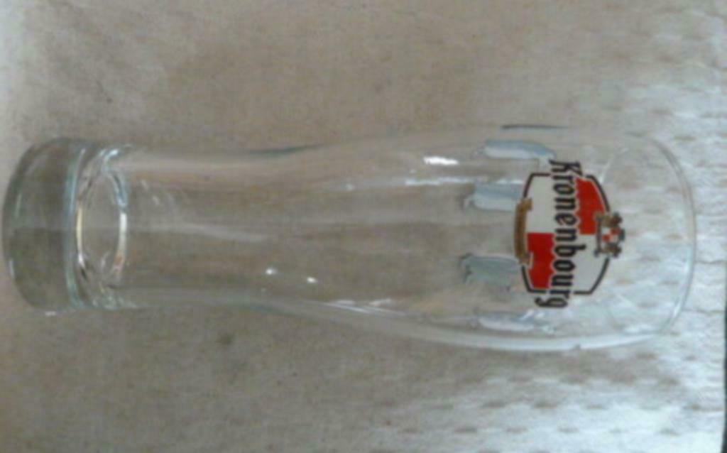 #M bier glas KRONENBOURG " Pinguins rondom het glas ", Ophalen of Verzenden, Nieuw, Bierglas