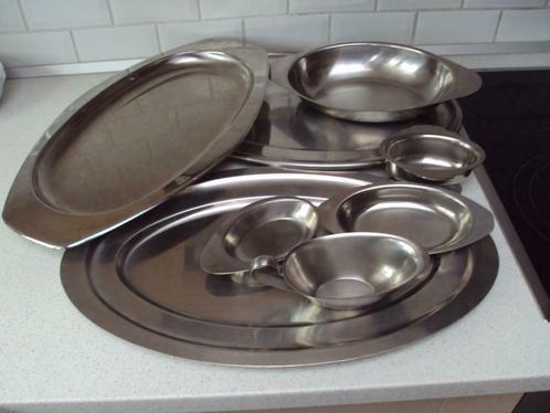 6 Inox Serveerschalen + 2 Sauspotjes., Huis en Inrichting, Keuken | Servies, Gebruikt, Overige materialen, Ophalen of Verzenden
