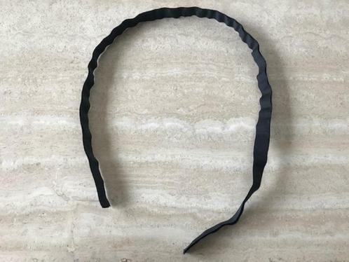 1m zwarte opstikbare velcro/klittenband 2cm (beide kanten), Hobby en Vrije tijd, Naaien en Fournituren, Nieuw, Lint, Band of Elastiek
