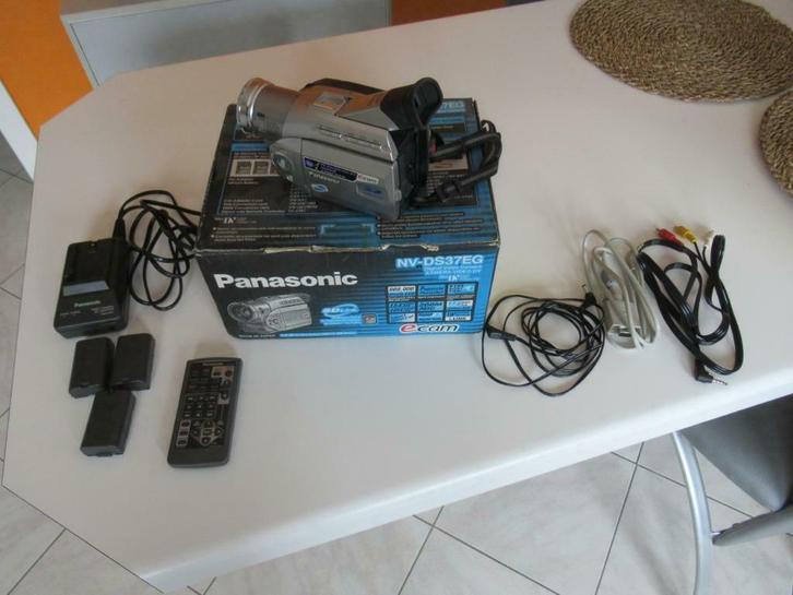 Caméscope Panasonic, Audio, Tv en Foto, Videocamera's Digitaal, Zo goed als nieuw, Camera, Geheugenkaart, Panasonic, 8 tot 20x