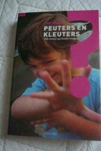 Boek : "Peuters en kleuters", Opvoeden, zelfredzaamheid, ontwikkeling, Stef Desodt, Ophalen of Verzenden, Zo goed als nieuw