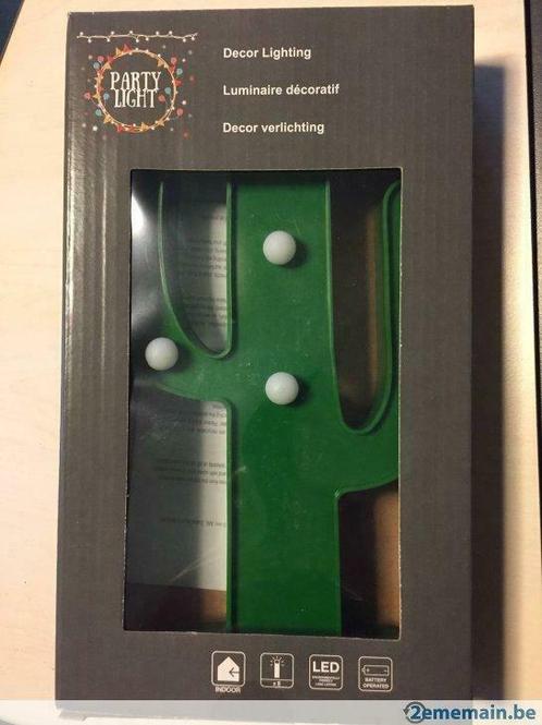 Décor lumineux cactus, 8 leds, Huis en Inrichting, Woonaccessoires | Wanddecoraties, Nieuw, Ophalen