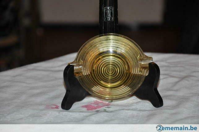 cendrier en verre jaune, Collections