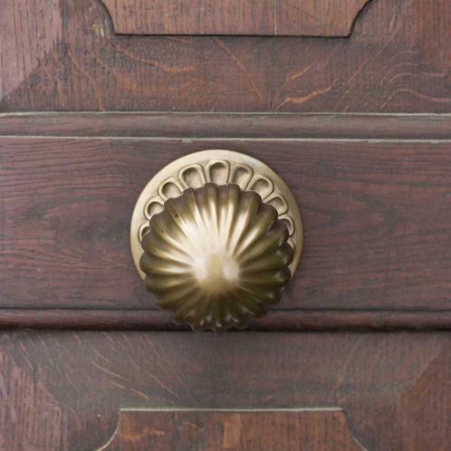 deurknop messing met mooie rozet, historisch , vast, Huis en Inrichting, Woonaccessoires | Overige, Nieuw, Ophalen of Verzenden