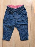 Gevoerd jeansbroekje met roze accenten maat 74, Enfants & Bébés, Vêtements de bébé | Taille 74, Comme neuf, Fille, Enlèvement ou Envoi