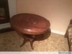 Table en bois africain finement sculptée repliable