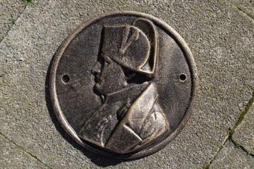 Fronton,plaque,médaillon à l'éffigie de Napoléon en fonte pa beschikbaar voor biedingen
