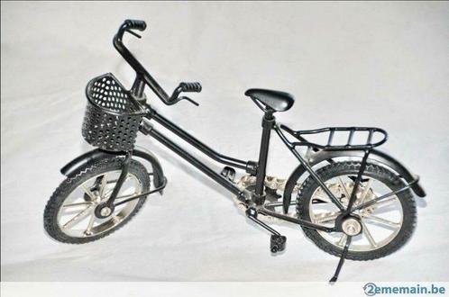 Bicyclette miniature en métal F433, Hobby & Loisirs créatifs, Modélisme | Autre, Neuf, Enlèvement ou Envoi