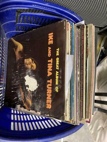 26 LP s van verschillende muzikanten beschikbaar voor biedingen