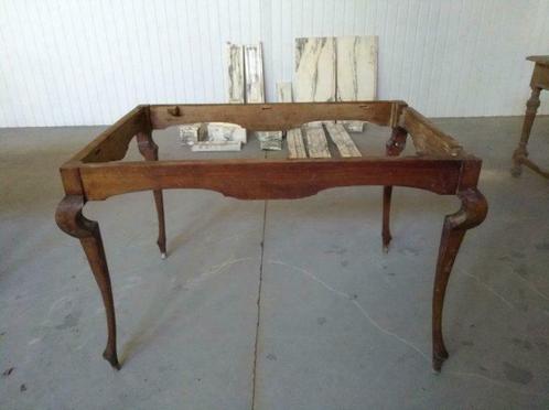 Piétement de table «travaillé» en  bois rouge, Antiquités & Art, Antiquités | Meubles | Armoires