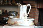 ancien bassin et broc decor au galants, Antiquités & Art, Antiquités | Céramique & Poterie