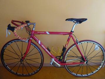 Racefiets Eddy Merckx in zeer mooie staat, top conditie beschikbaar voor biedingen