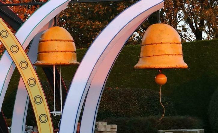 klokken (2x isomo klok) carnaval, Hobby & Loisirs créatifs, Articles de fête, Enlèvement