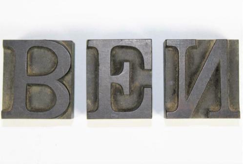 Oude drukletters "BEN", Antiek en Kunst, Curiosa en Brocante, Ophalen of Verzenden