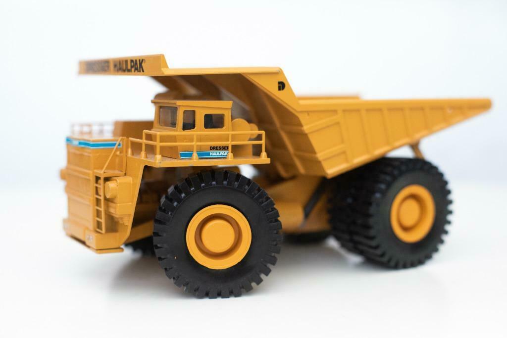 Tombereau Wabco Haulpak Blanc #2720 – Conrad 1:50, Moulé Sous Pression
