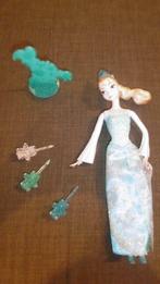 Frozen tover Elsa met accessoires, Kinderen en Baby's, Ophalen of Verzenden, Zo goed als nieuw, Barbie
