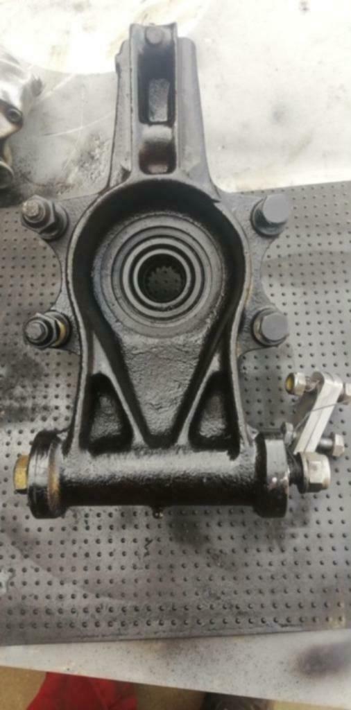 Moyeu arrière droit et carter de moyeu Lamborghini Urraco, Autos : Pièces & Accessoires, Suspension & Châssis, Autres marques automobiles