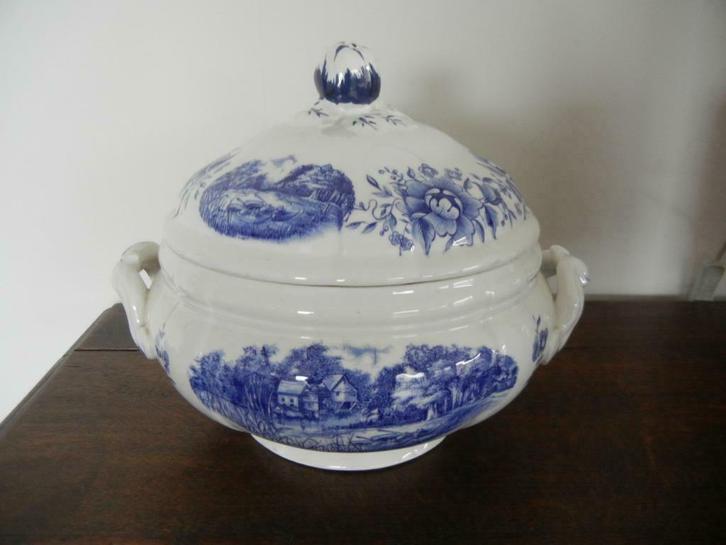 porseleinen soepkom, Antiek en Kunst, Antiek | Keramiek en Aardewerk, Ophalen of Verzenden