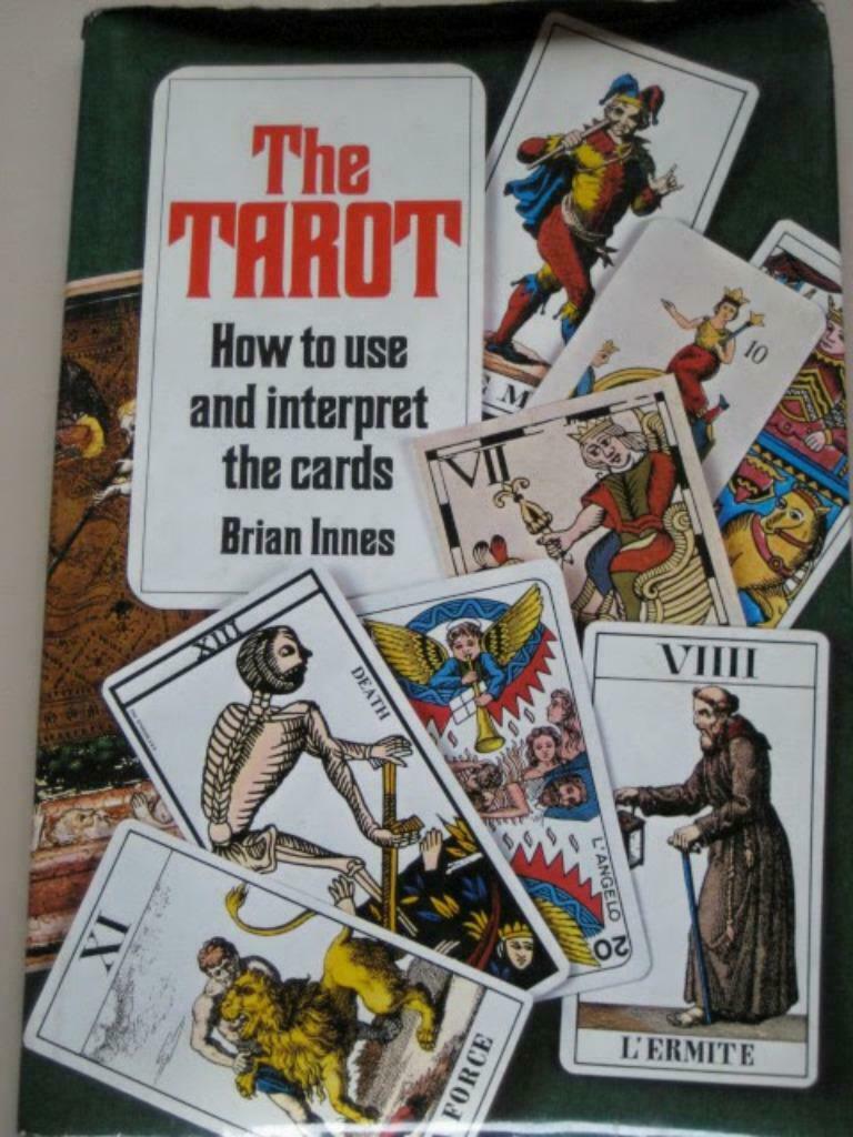 Engelstalig boek "The Tarot", Enlèvement ou Envoi, Utilisé, Tarot ou Tirage de Cartes, Arrière-plan et information