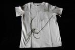 Witte jongens shirt met grijze 'SJ' tekening, 9 jaar, Kinderen en Baby's, Jongen, Ophalen of Verzenden, MET, Zo goed als nieuw