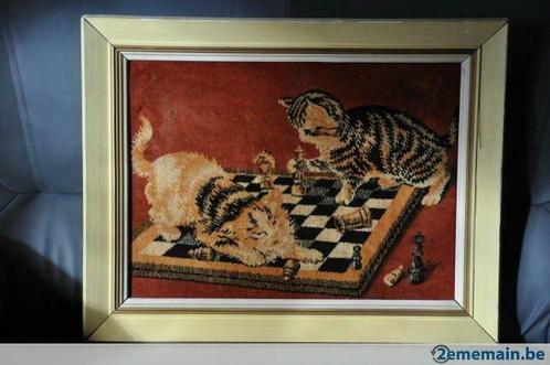 cadre avec tapisserie velour chat au jeu d'echec, Antiquités & Art, Antiquités | Accessoires de maison